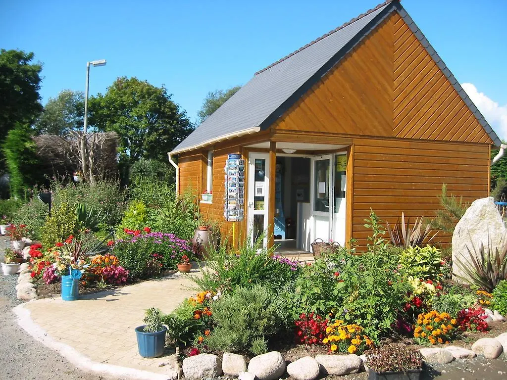 Camping Les Genets Hotel Penmarc'h Campsite