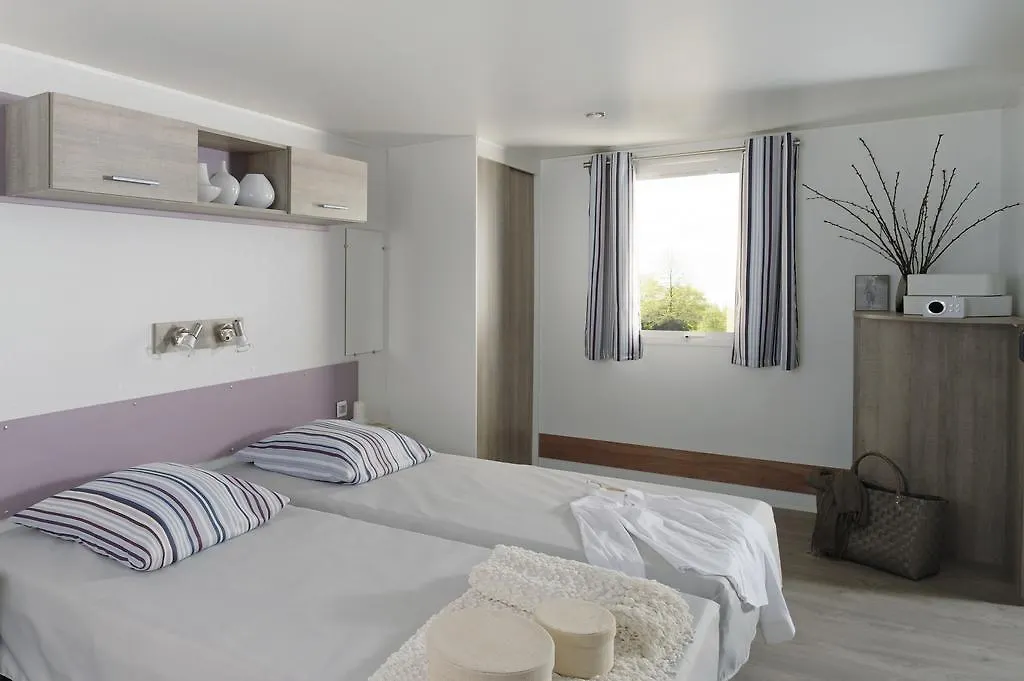 Camping Les Genets Hotel Penmarc'h Campsite
